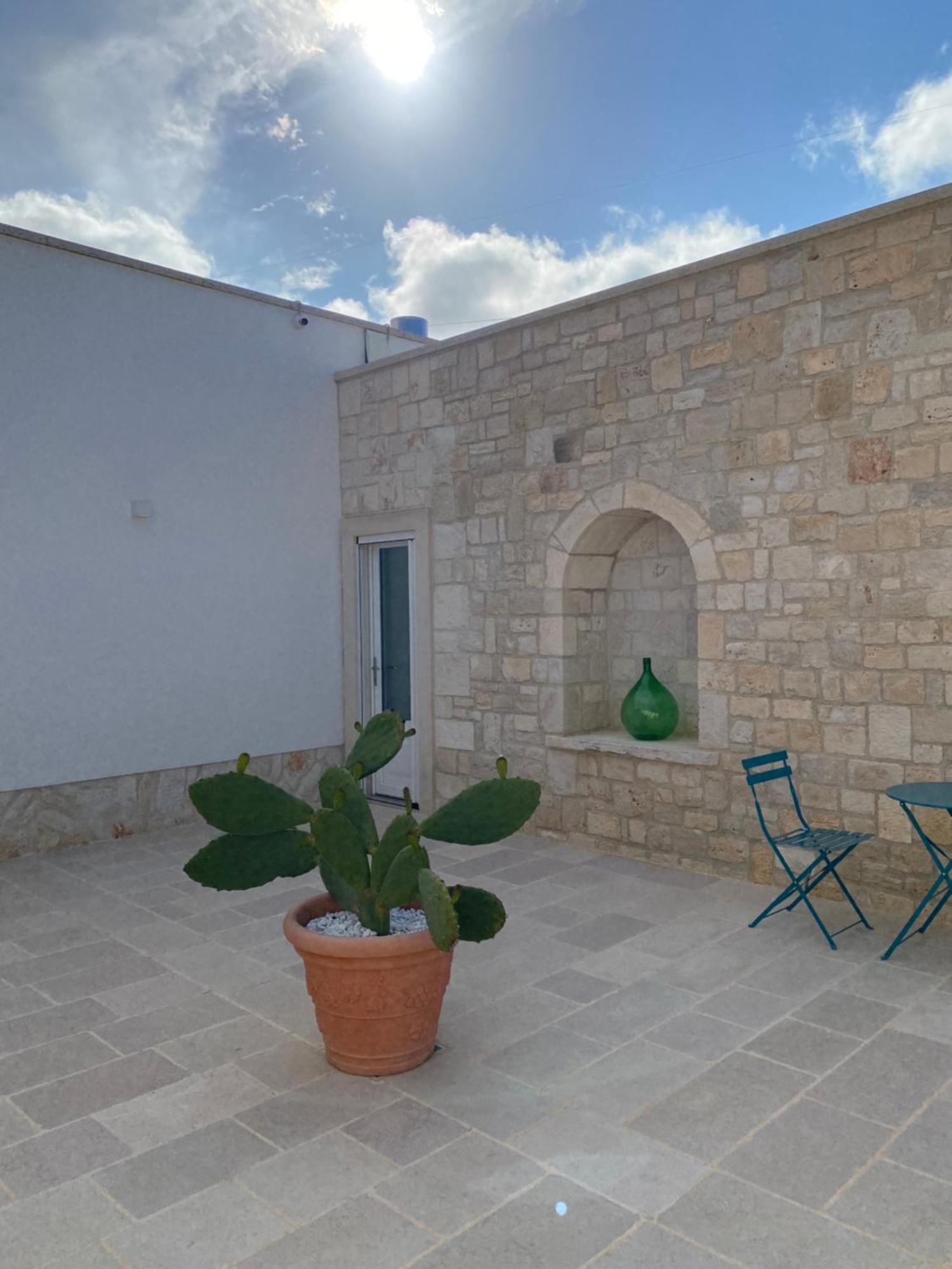 Hostal Porta Dell'Est Noci Exterior foto